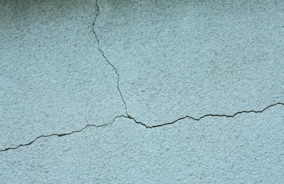 住まいや建物のひび割れを確かな技術でリペア | 桑名市周辺で外壁塗装なら丁寧な施工を行うOUKAPAINT